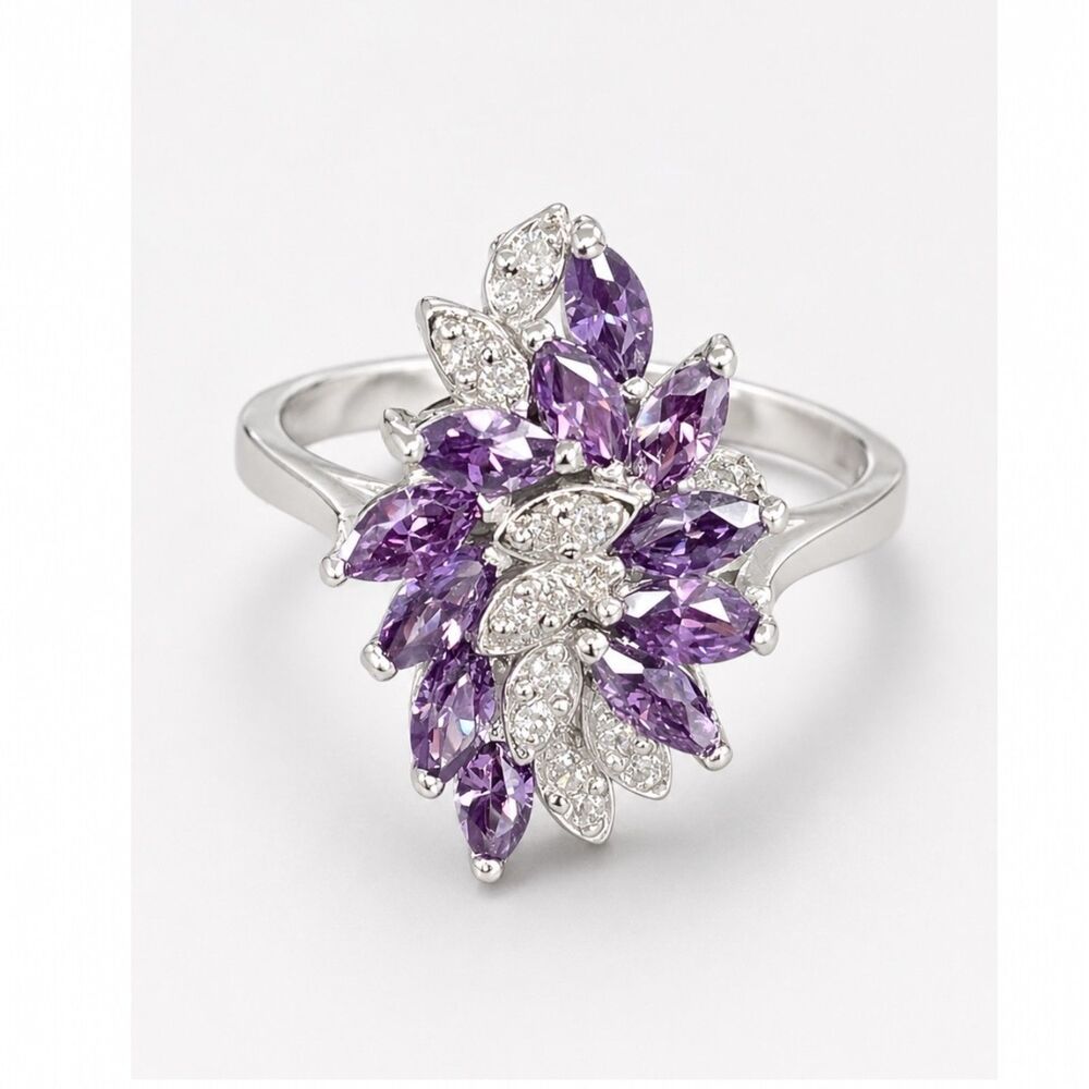 Vintage 1980s Ring Size 8 Sterling Silver Purple CZ Cluster Cocktail - 14Z
